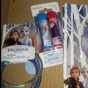 Frozen Bundle Night Light, Lip Balms and Bracelets